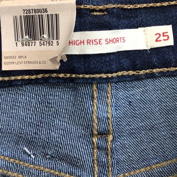 Leviโs High Rise Sculpt Hypersoft Jean Shorts๐๐ ๐๐ - Picture 7 of 9